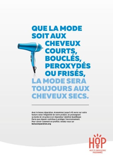 Un sèche cheveux bleu avec la phrase "que la mode soit au cheveux courts, bouclés, peroxydés ou frisés, la mode sera toujours aux cheveux secs.