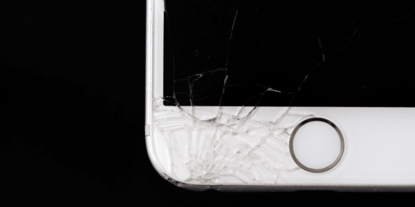 Coin d'un Iphone cassé