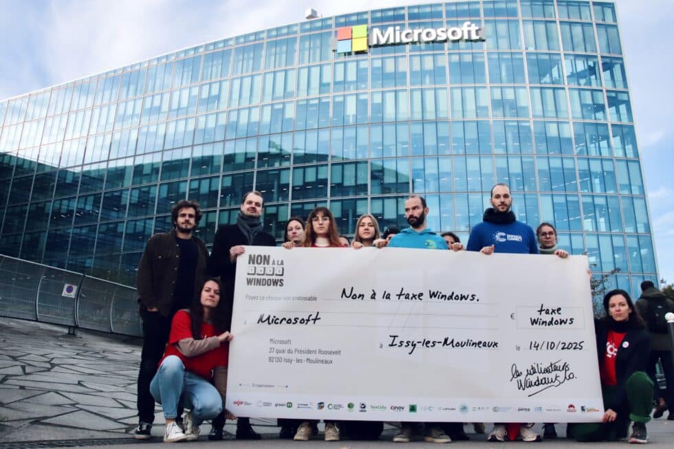 Action devant le siège de Microsoft : la coalition “Non Taxe Windows” se mobilise !