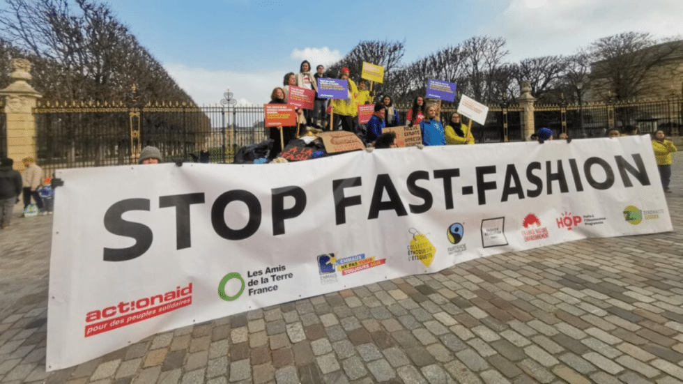 La loi anti fast-fashion risque de rater son coup